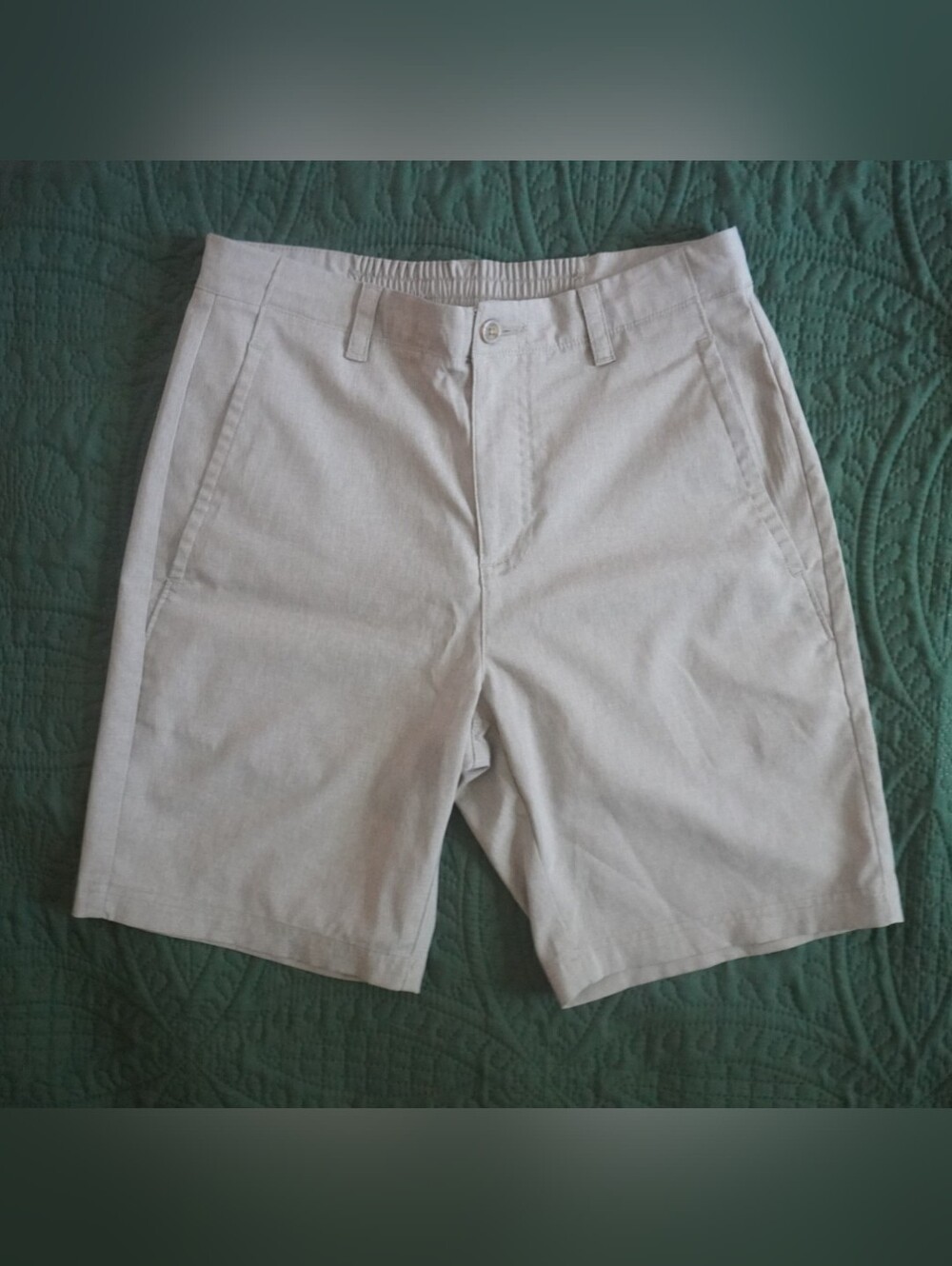 Nicklaus Classic Beige Bermuda Shorts Women Relaxed Chino UV Protection Size 30
